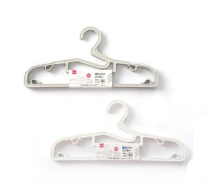 車中泊旅で活躍!車内に洗濯物を干す時に超薄型の滑りにくいハンガー